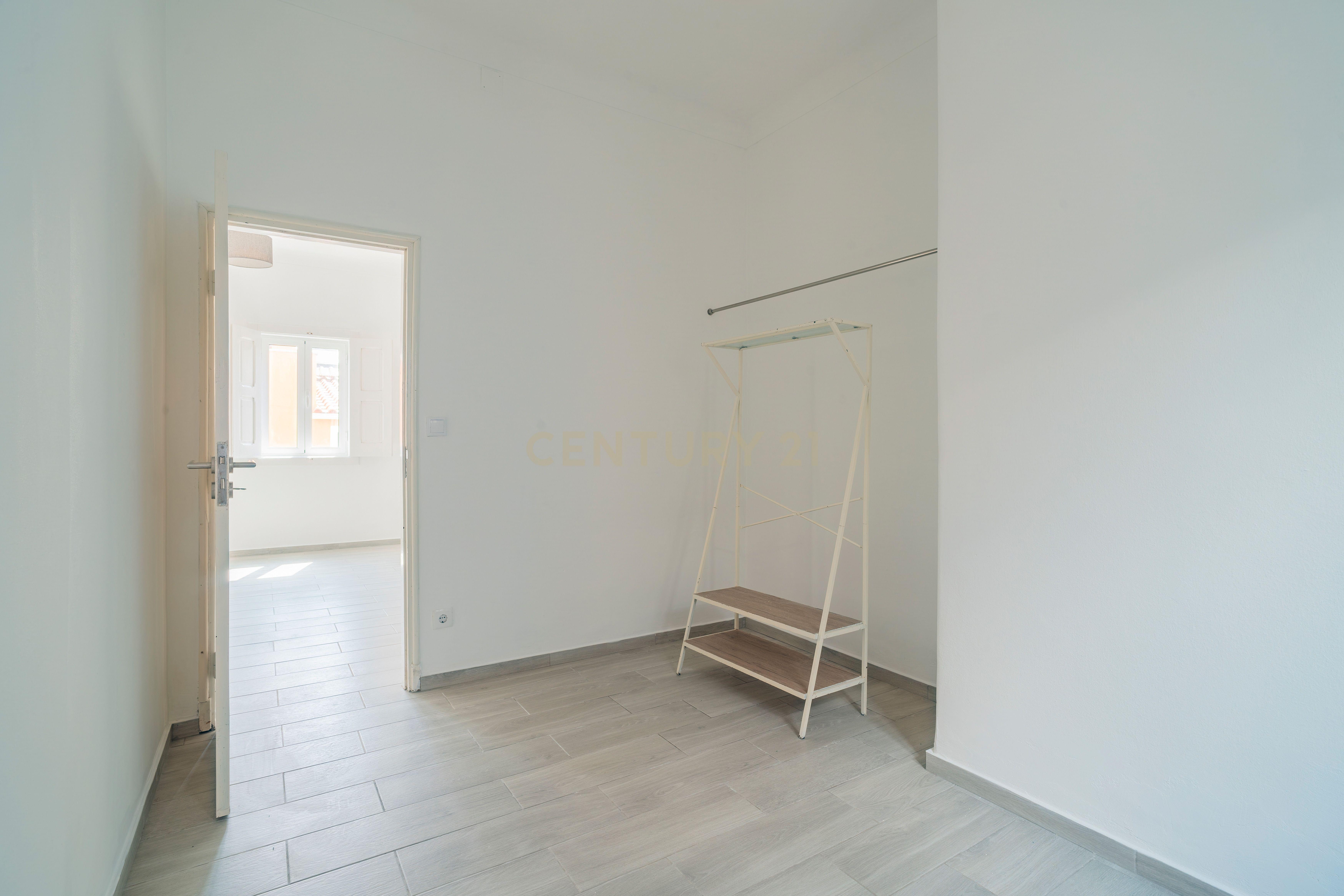 Fotografia 5 de Apartamento T3 Remodelado com Espaço Exterior Privativo | Alcobaça