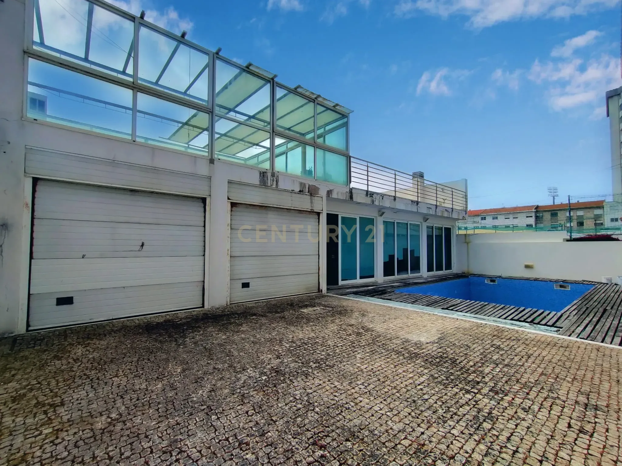 Moradia T5 com piscina a 50 metros da praia e da Avenida dos Banhos na Póvoa de Varzim - Image 45