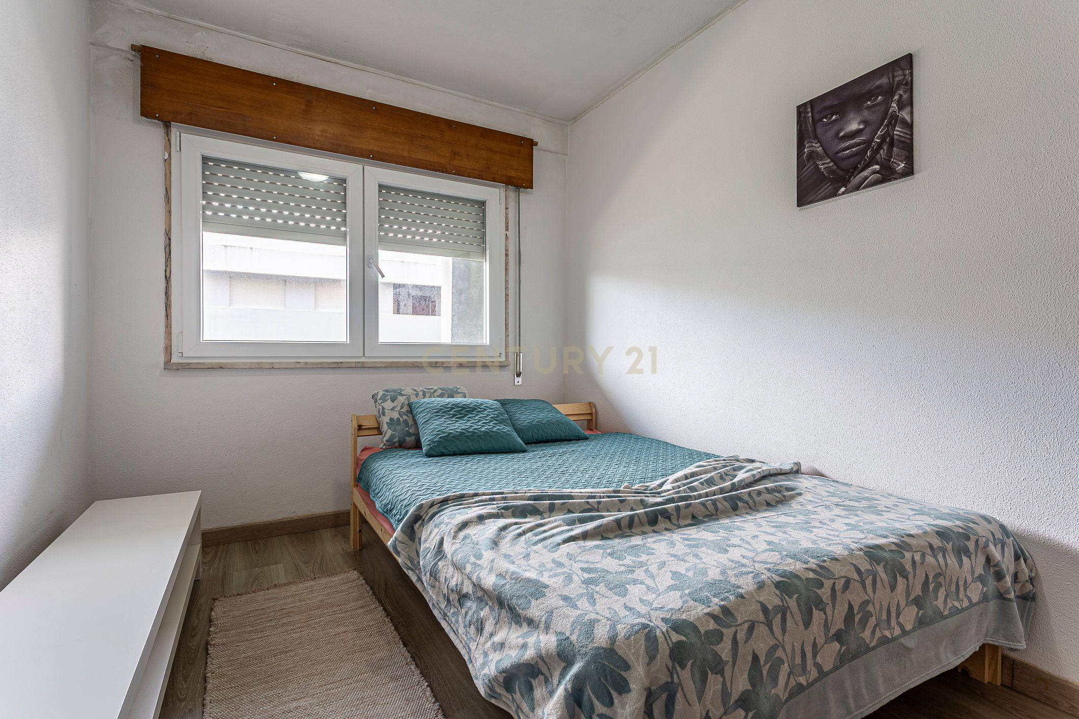 Fotografia 11 de T2 Totalmente Renovado | 101 m² | Praça de Portugal | Pronto a Habitar