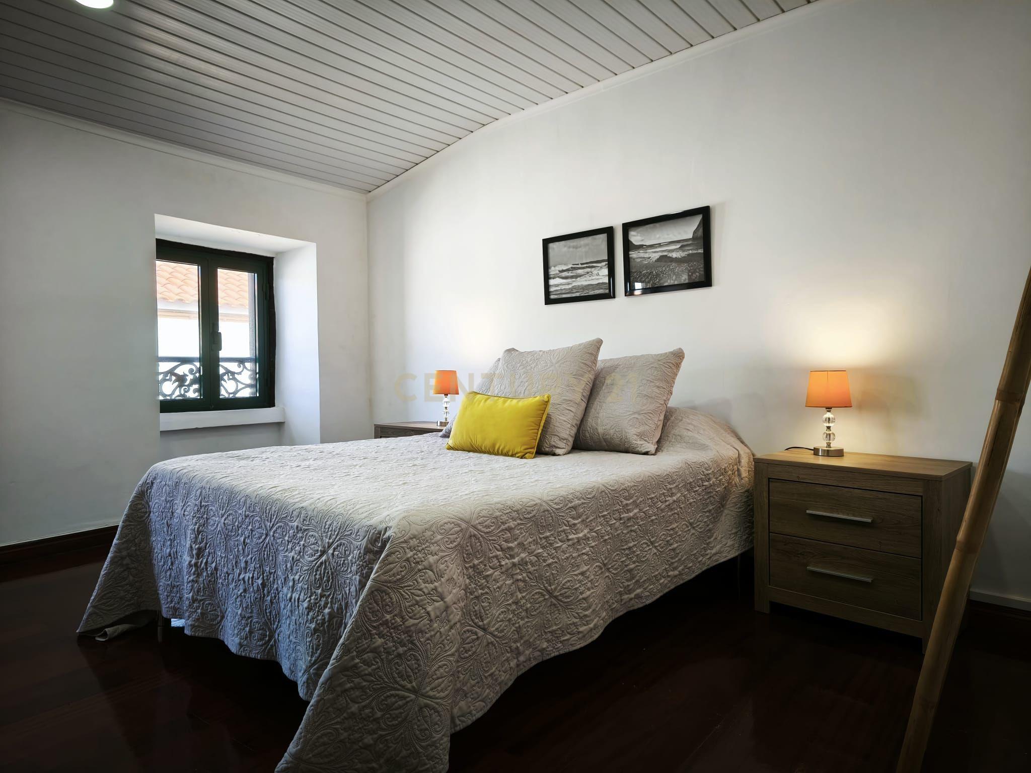 Moradia T2 no Centro da Ribeira Grande – Localização Privilegiada - Image 14