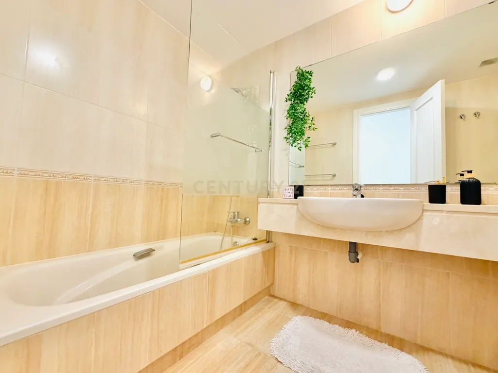 2 quartos | 2 casas de banho | Terraço com vistas para o mar, o golfe e os pores do sol - Image 31