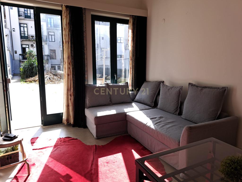 Apartamento T2 + T1 com terraço - Rua Formosa - OTIMO INVESTIMENTO - Image 19