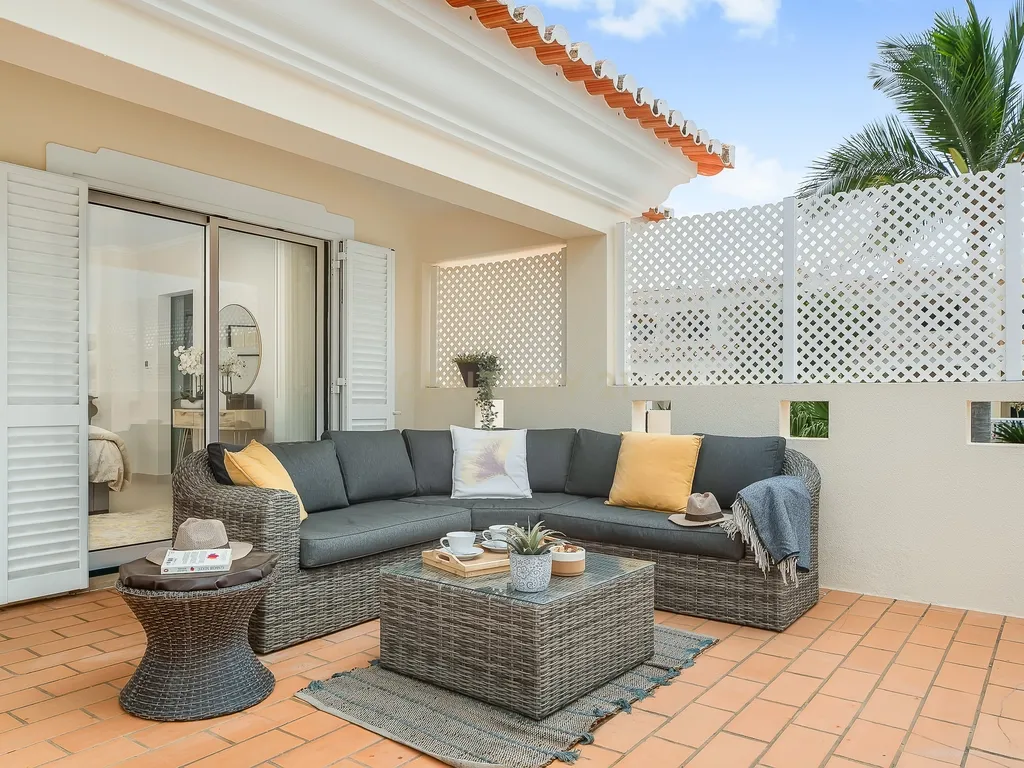 Moradia T4 em Ferragudo, próxima a praias, com Piscina aquecida, Bar e Lounge Exterior - Image 35