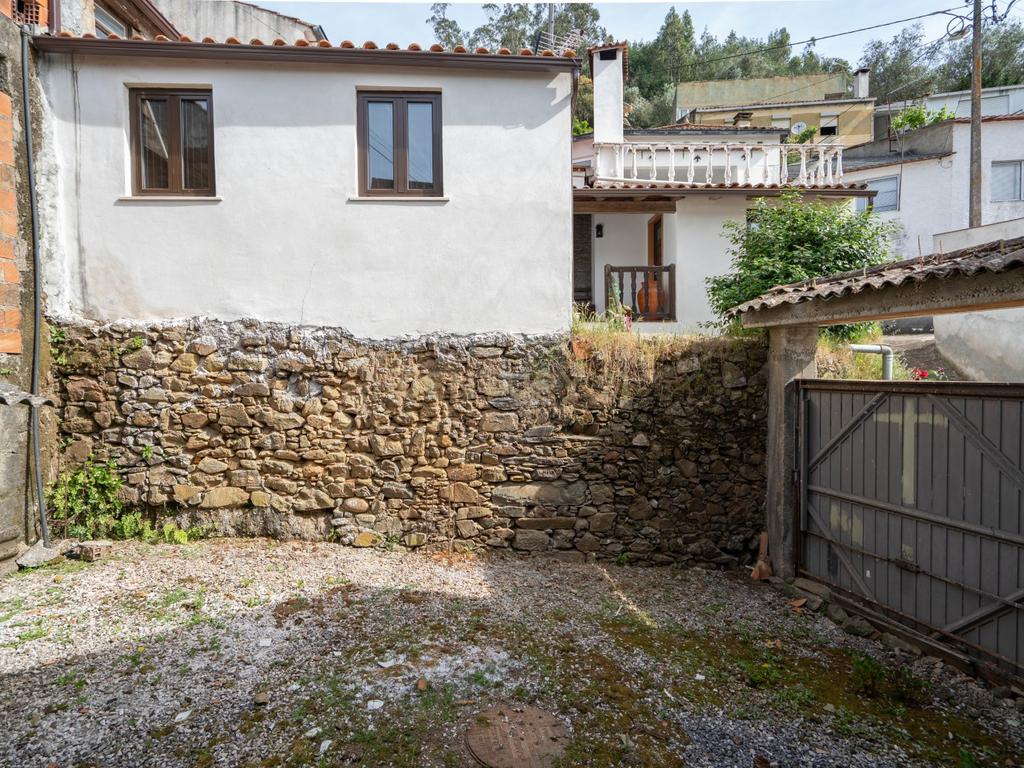 Moradia para reconstrução - Semide - Image 35