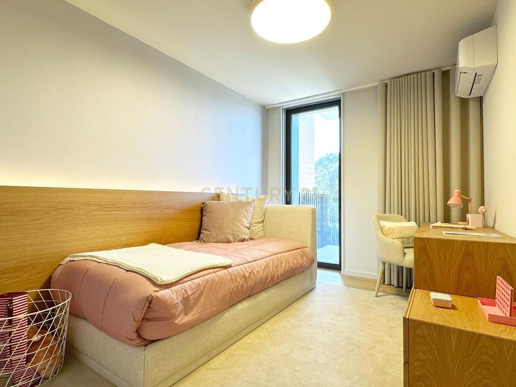 Apartamento T2 no 3.º Andar – The Yard, Jardins da Arrábida - Image 9