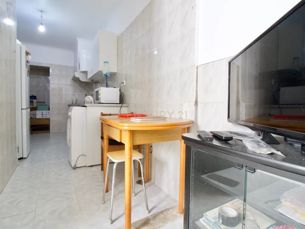 Apartamento T1 centro de Almada - Image 26