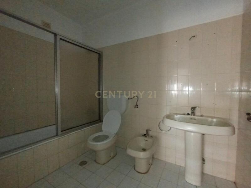 Apartamento T3 em Braga com Elevador e Garagem - Ferreiros | ZTRE-00764 - Image 12