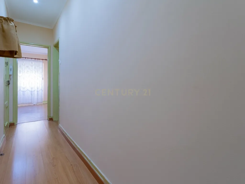 Apartamento T3 em Moscavide, Loures - Image 9