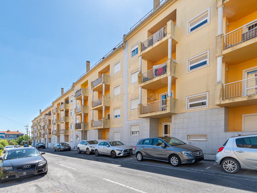 Apartamento T3 em Condomínio Fechado na Horta dos Vimes, Alenquer - Image 27