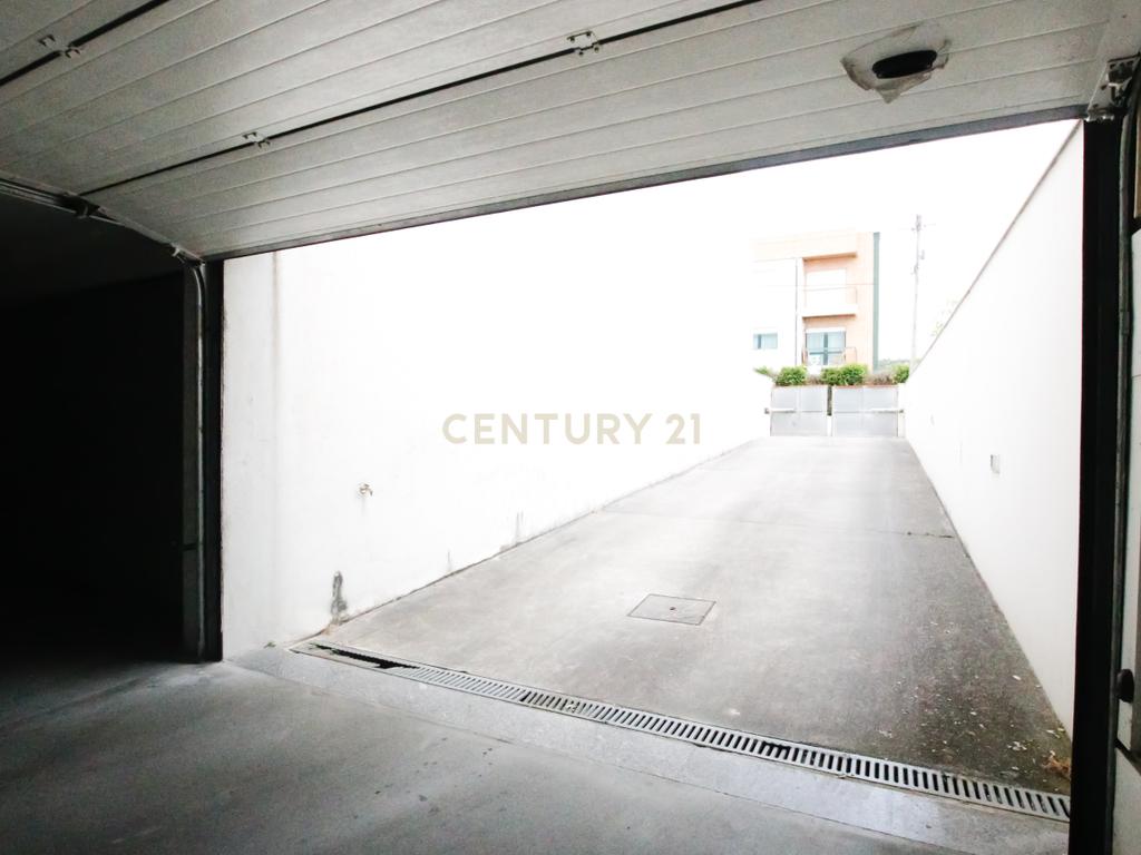 Moradia T3+1 em Alfena, Porto — Excelente localização, conforto e qualidade de construção - Image 43