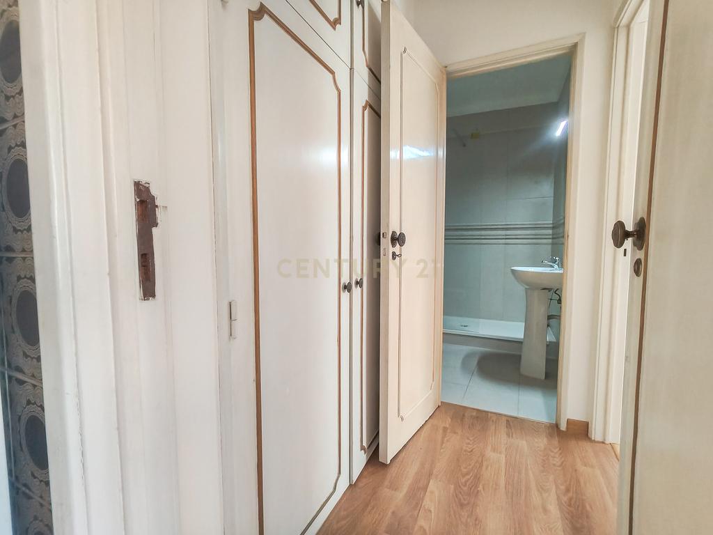 Apartamento T1 na Parede a menos de 200 metros da praia - Image 14