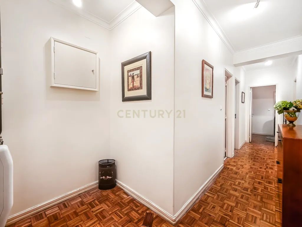 Apartamento T3 renovado no Prior Velho - Image 11