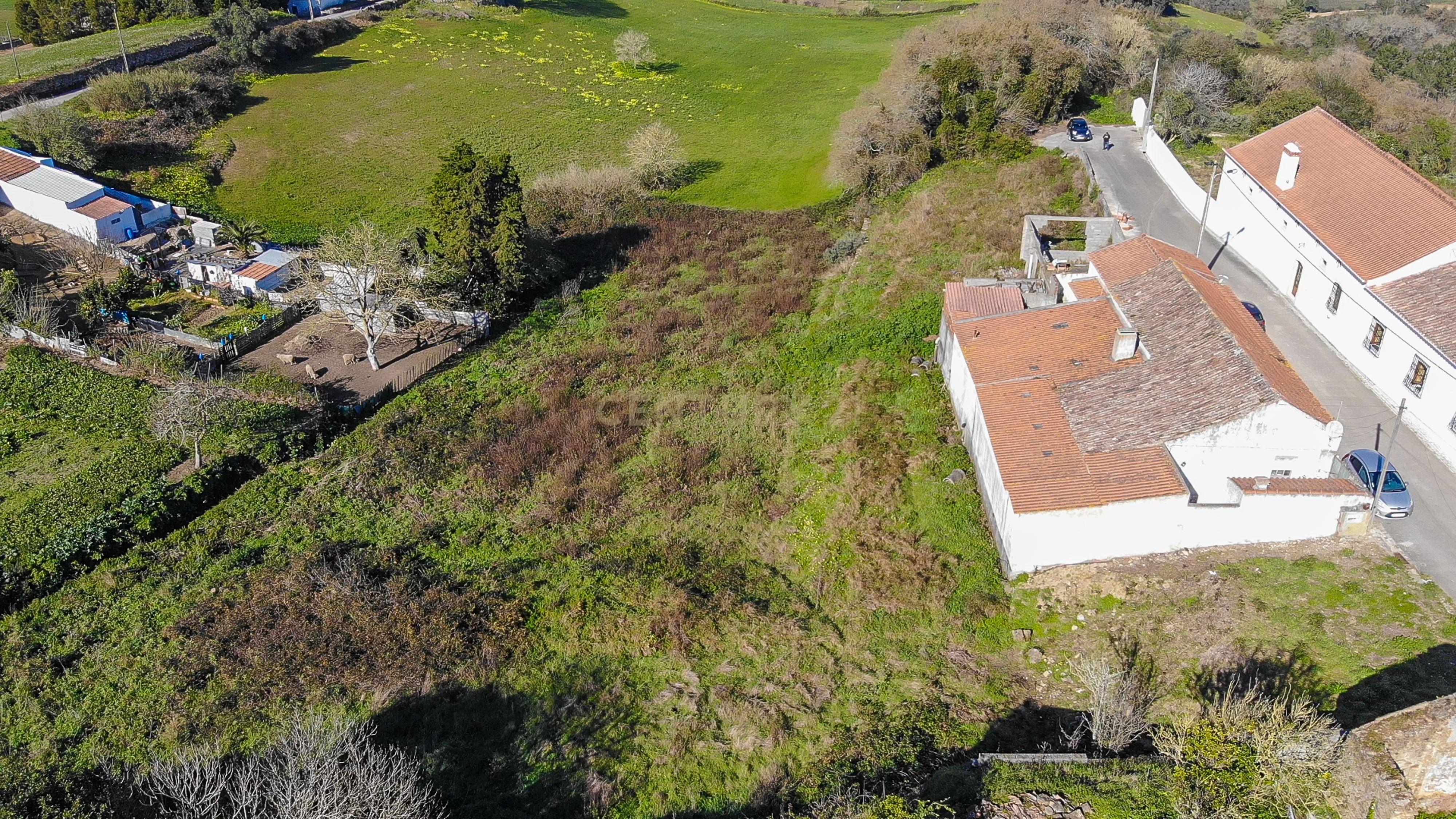 Ruina com terreno de cerca de 4000 m2, a 40 minutos de Lisboa - Image 6