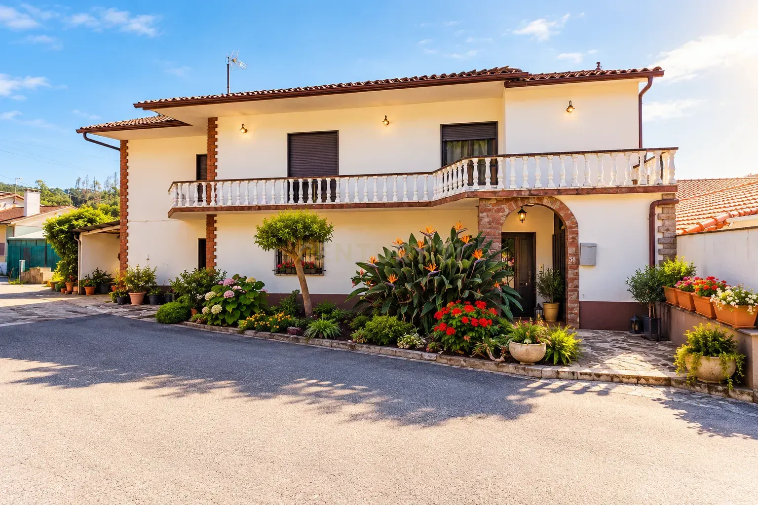 Moradia T4 com terreno, garagem e alpendre | A 15 min de Leiria