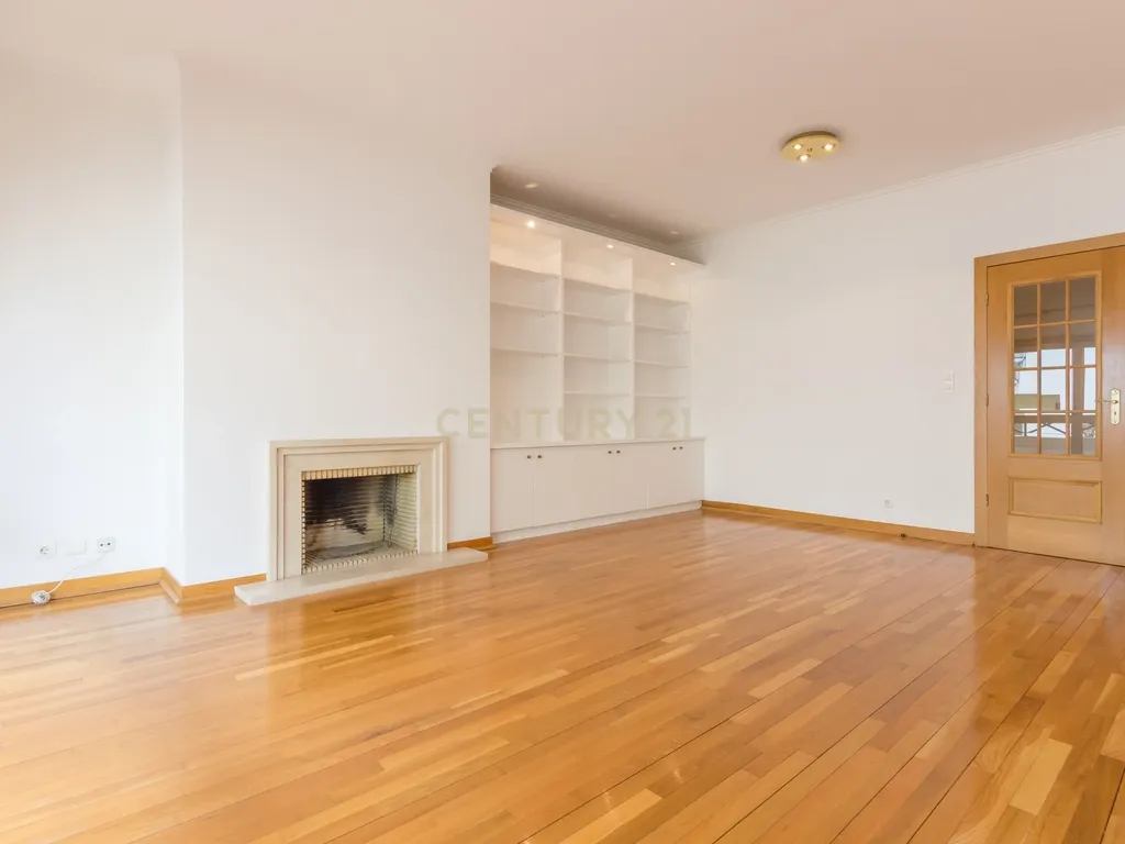 Apartamento T3 em Carnaxide – Arrendamento em Condomínio Privado - Image 13