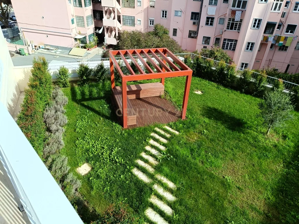 Excelente Apartamento T2 bastante Central no Areeiro com Jardim Privativo - Image 5
