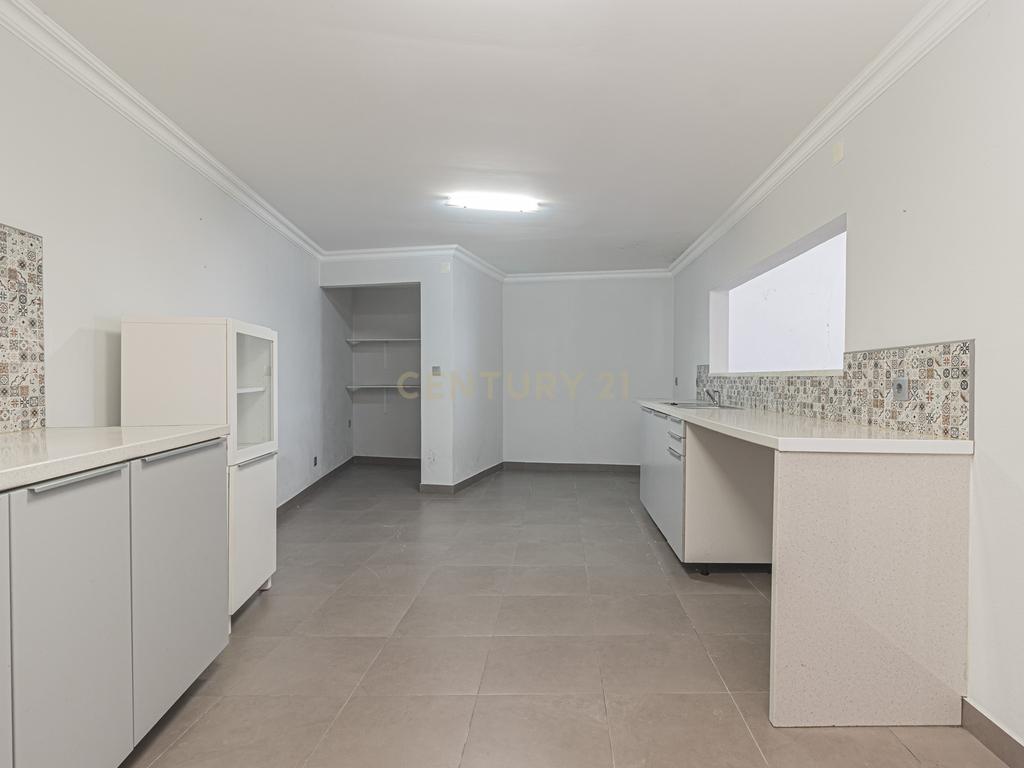 Moradia T4 em Vila Nova - Bucelas - Image 11