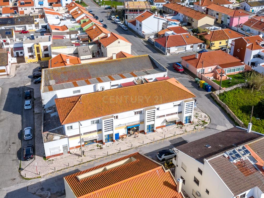 APARTAMENTO T3 TRANSFORMADO EM T2 - CENTRO DE PENICHE ! - Image 25