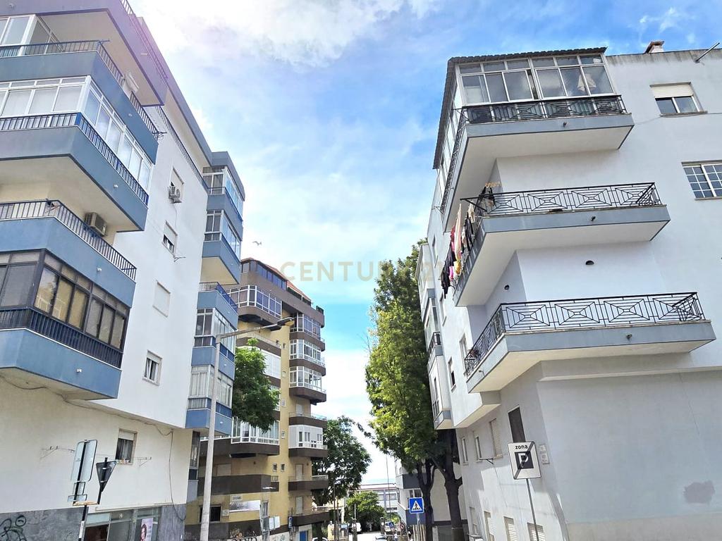 Apartamento T3 mobilado - Almada - Image 34