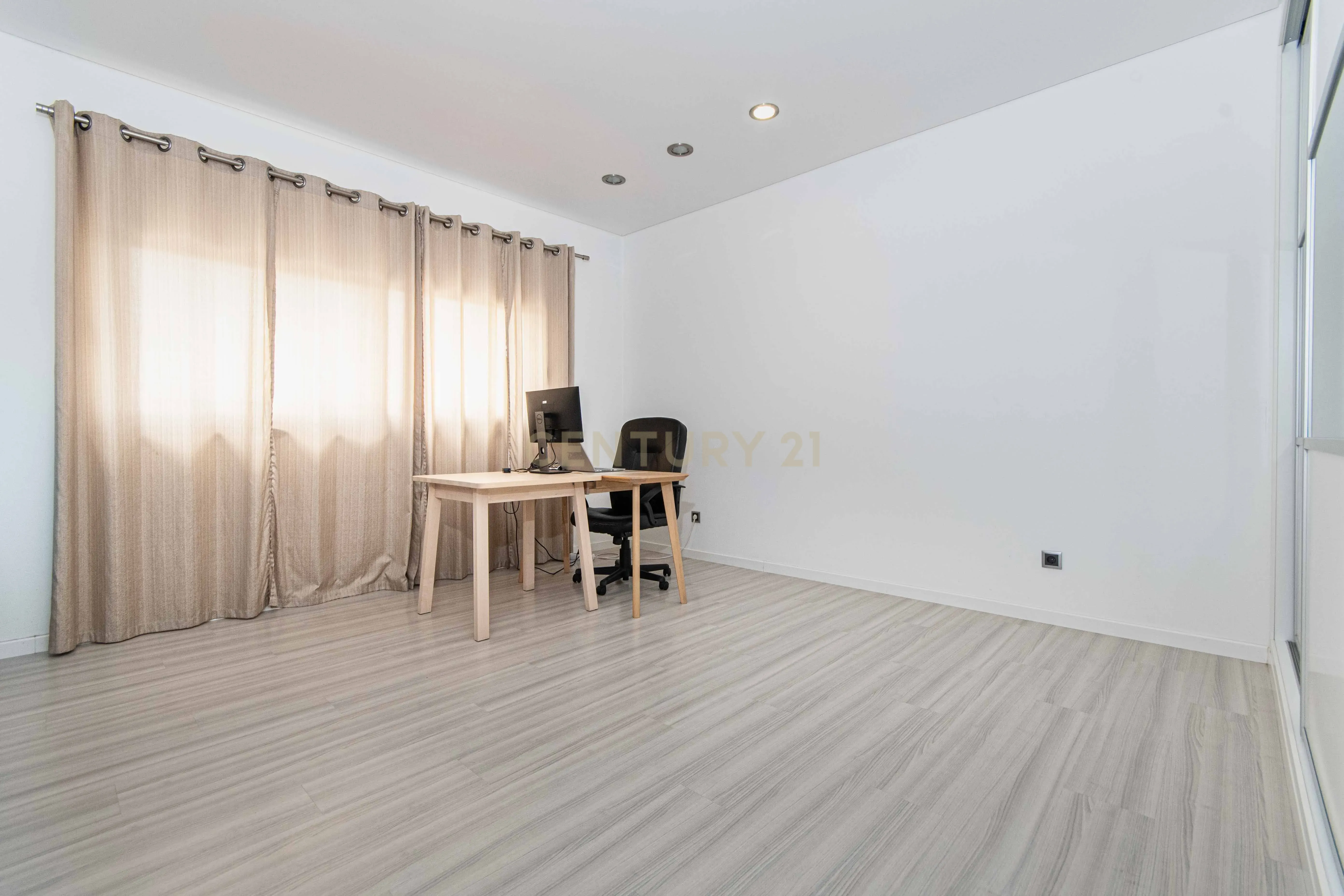 Moradia Térrea T4 no Montijo — Isolada, Moderna e com Piscina - Image 27