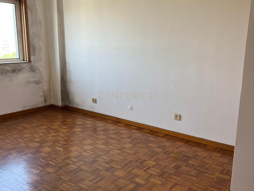 Apartamento T3 com elevador garagem dupla em São Vitor | ZTRE-01770 - Image 11