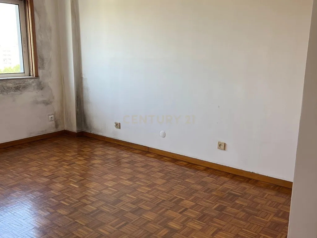 Apartamento T3 com elevador garagem dupla em São Vitor | ZTRE-01770 - Image 11