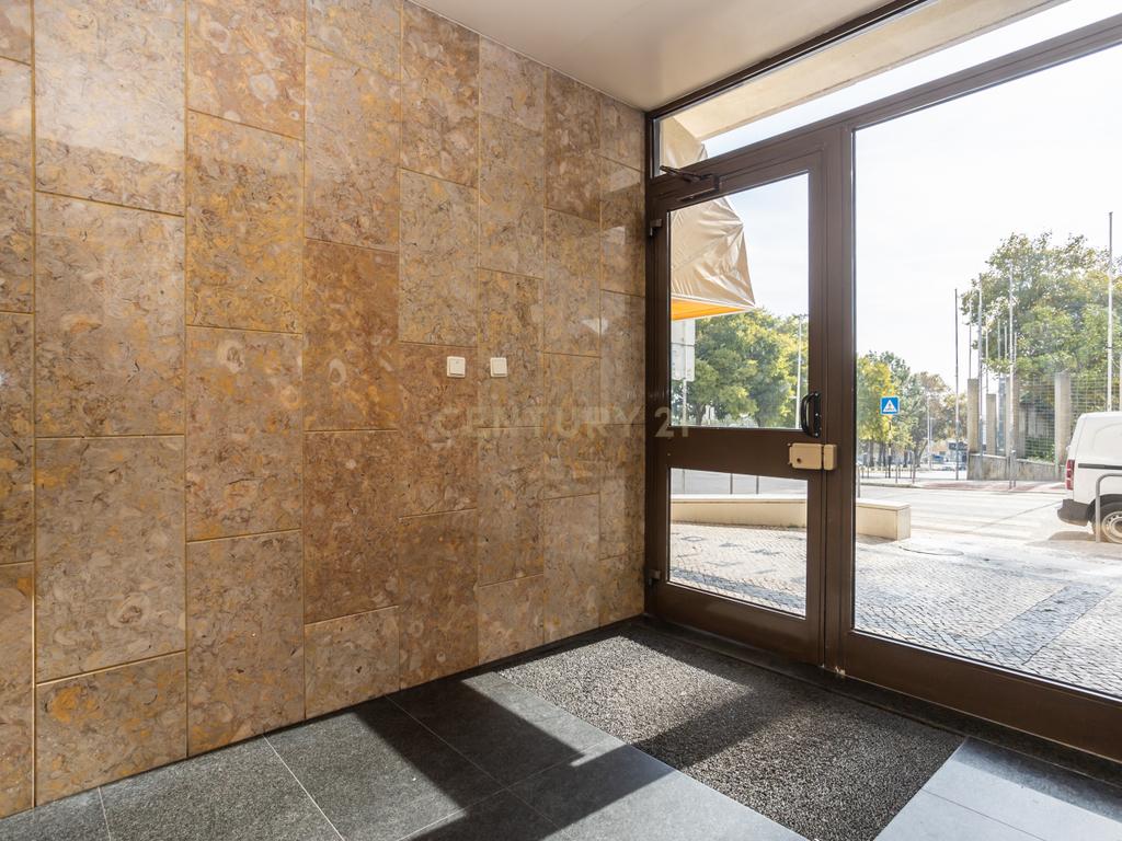 Apartamento T4, centro de Almada com terraço - Image 42
