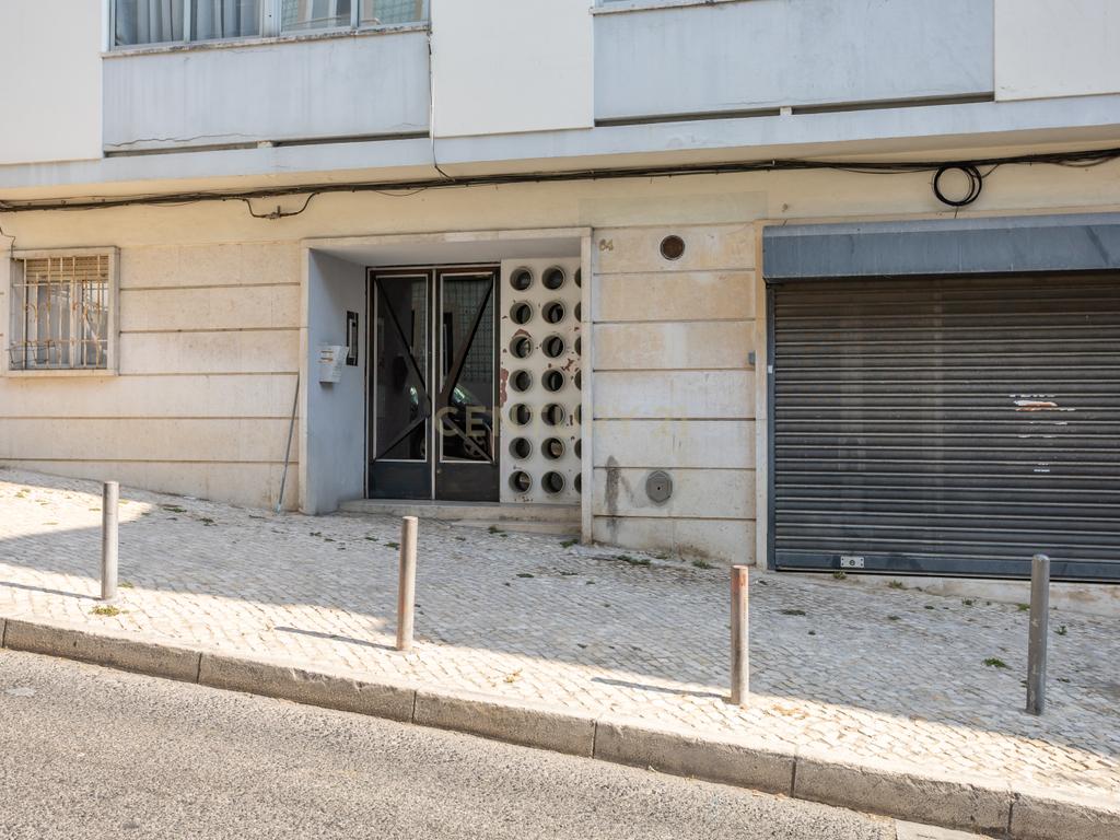 Apartamento  2 assoalhadas,  Campo de Ourique, Lisboa - Image 11