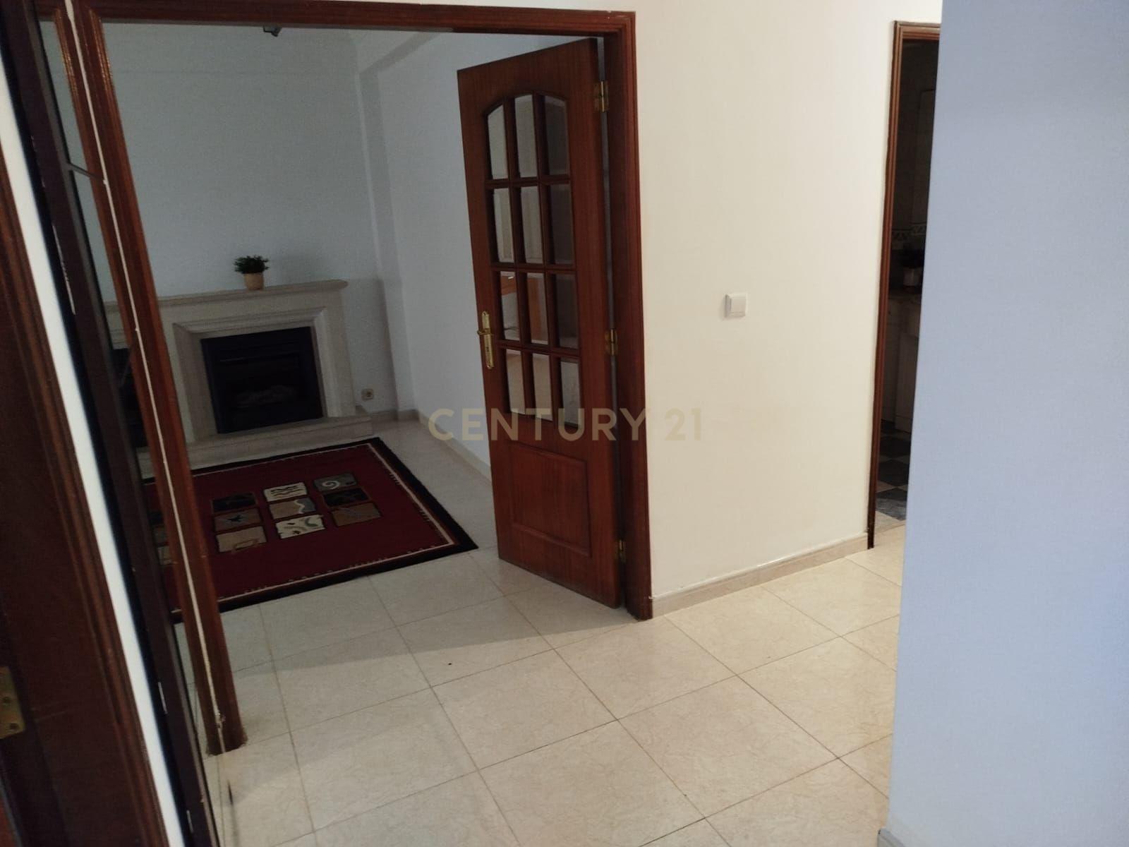 Apartamento T3 em Sintra: Conforto e Localização Privilegiada - Image 2