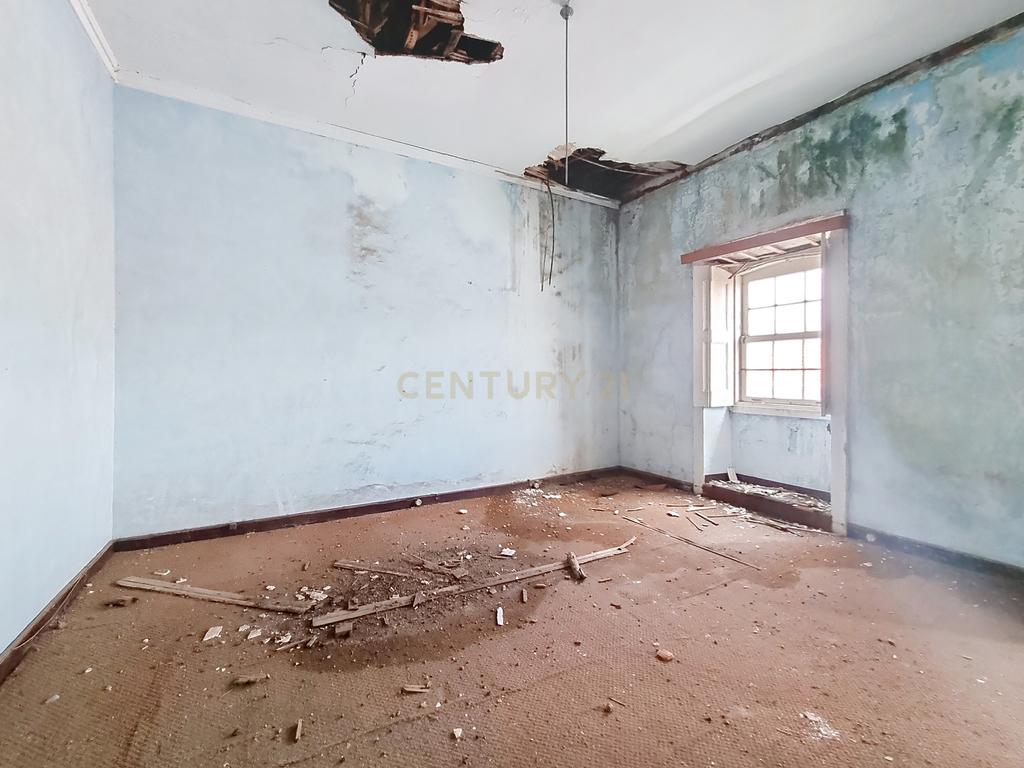 Duas Casas Antigas na Cidade da Ribeira Grande, Ilha de São Miguel - Oportunidade Única! - Image 17