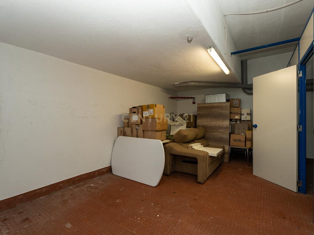 Apartamento de tipologia T3, com 2 varandas, 2 WC e box para 4 viaturas, situado no Jardim da Amoreira - Ramada em Odivelas. - Image 55