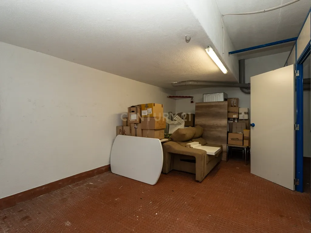 Apartamento de tipologia T3, com 2 varandas, 2 WC e box para 4 viaturas, situado no Jardim da Amoreira - Ramada em Odivelas. - Image 55