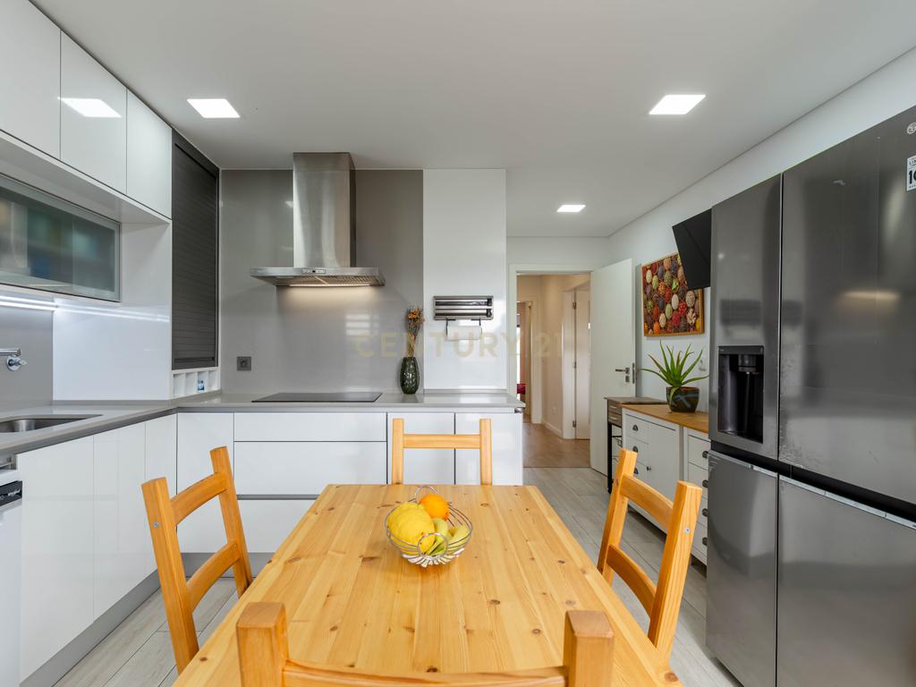 Duplex no Parque Luso em Corroios - Image 28