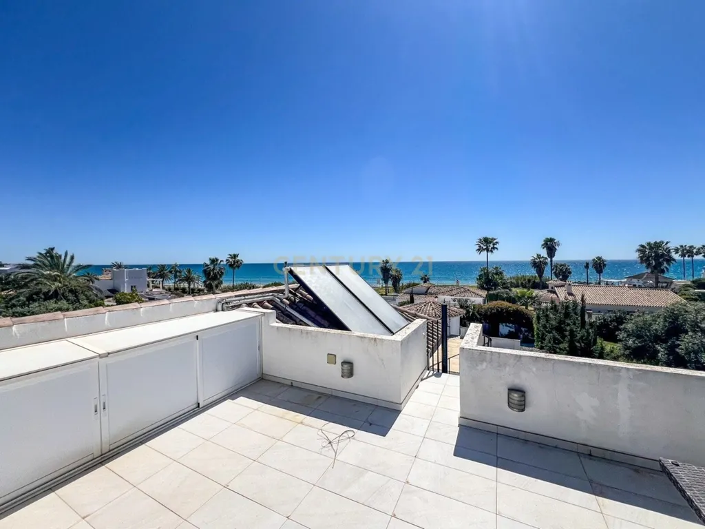 Elegante moradia de 3 quartos com vista para o mar em Costalita, Marbella - Image 42