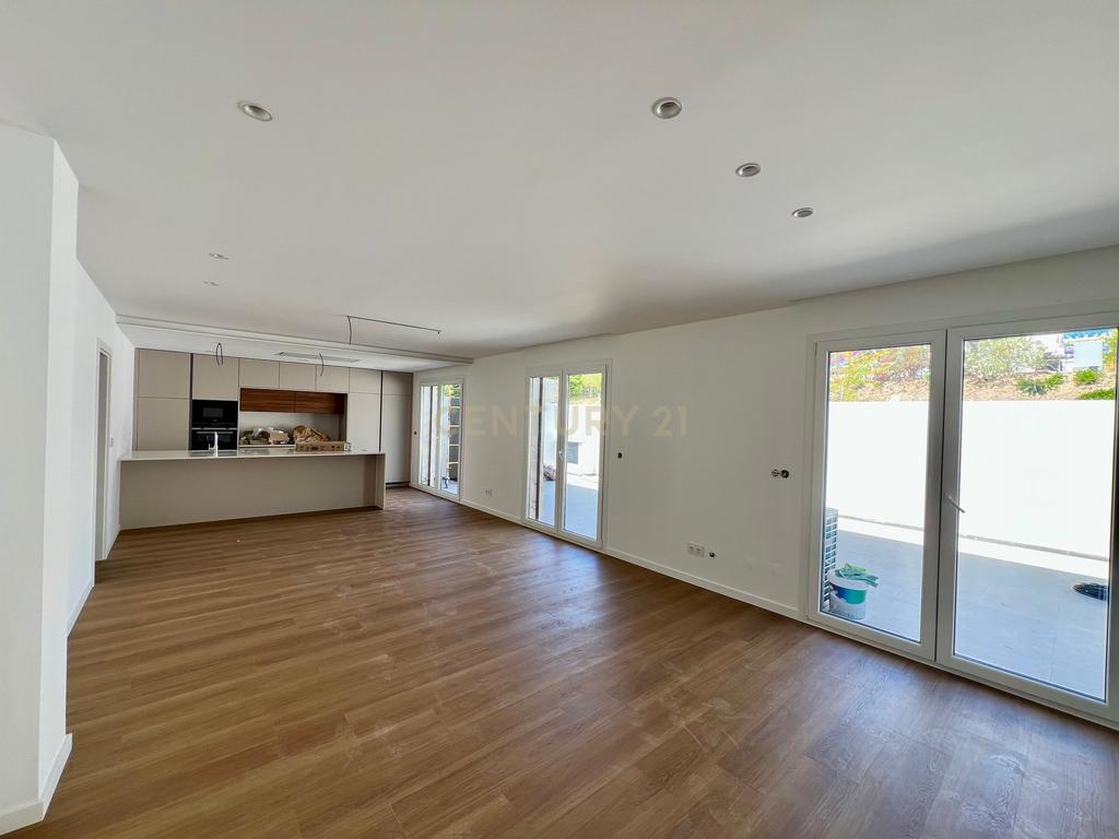 RESERVADO- Sintra - Serra de Casal de Cambra - Apartamento T3 com 3 lugares de parqueamento e terraço - Image 1