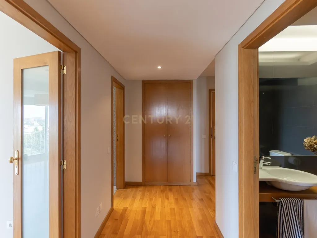 Apartamento T2 para Arrendamento em Lordelo do Ouro, Porto - Image 18