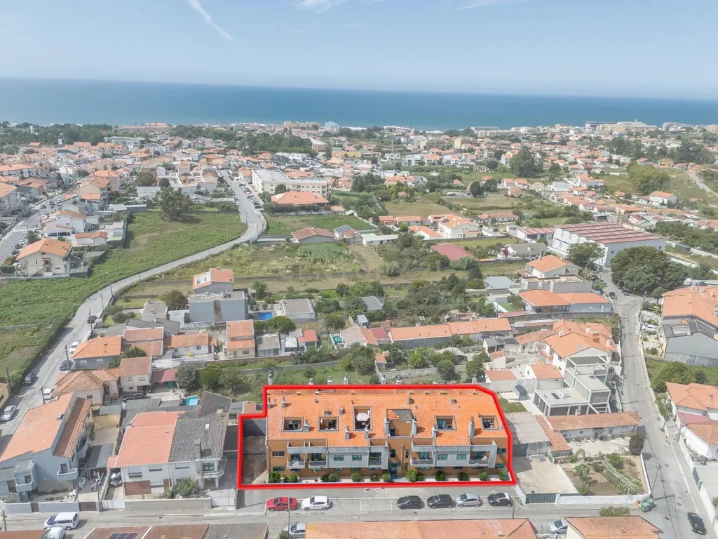 Apartamento Duplex T2+2 com 2 Suites e Terraço privativo em Canidelo - Image 29