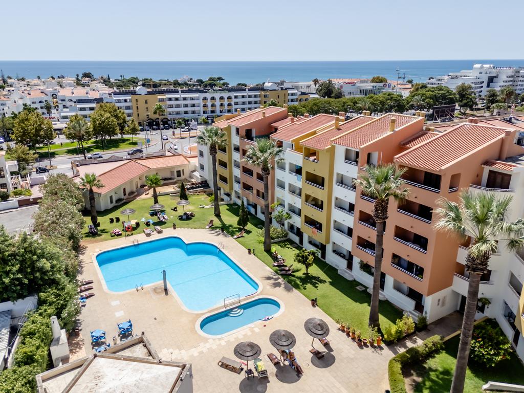 T1 com varanda virada para o jardim e piscina | Quinta da Bela Vista, Albufeira - Image 25