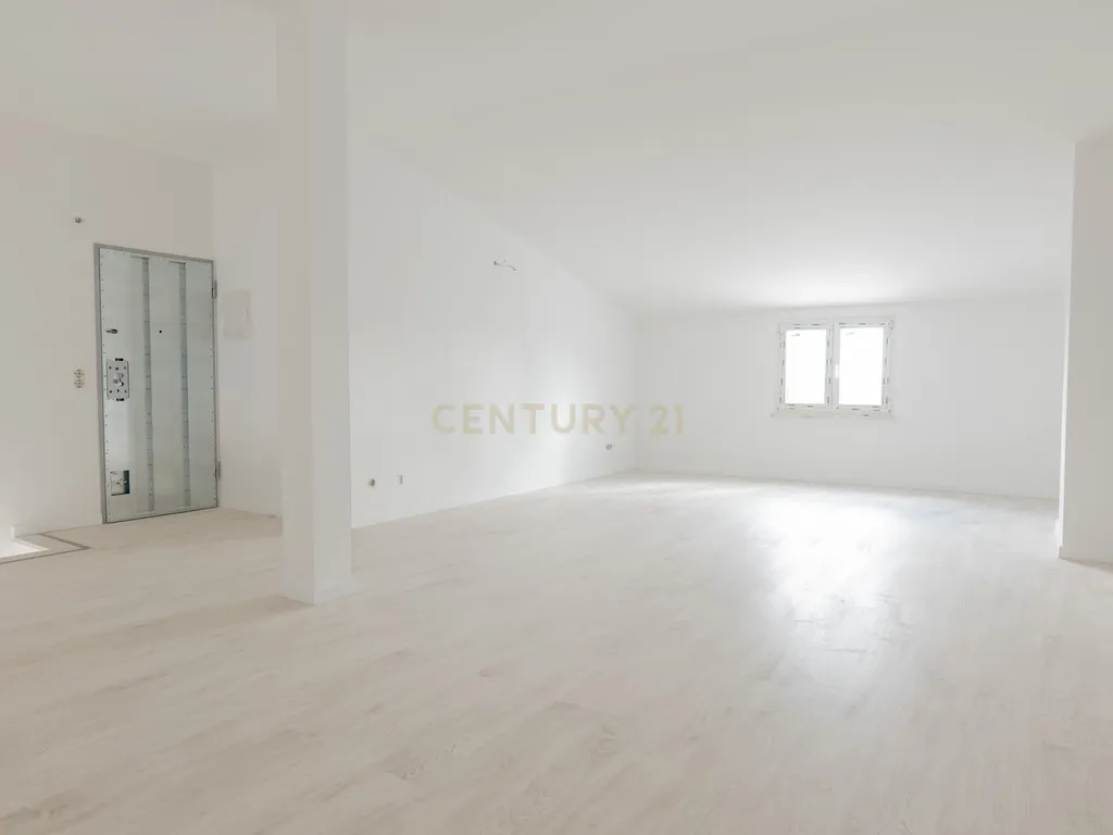 CONDOMINIO QUINTA DA LADEIRA - T2 Duplex com Varandas, Parqueamento e Arrecadação - Image 19