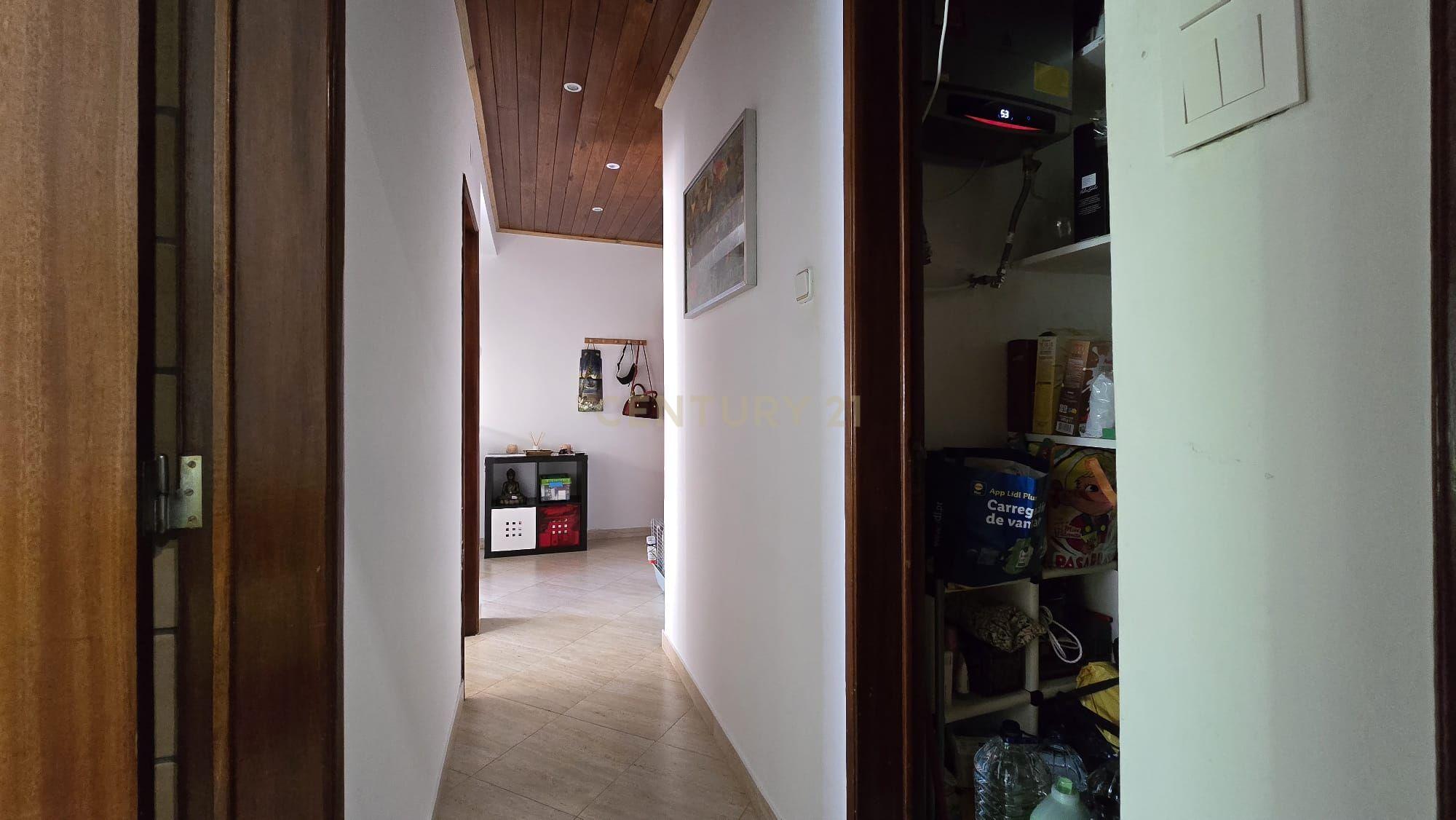 Apartamento T2 no Centro de Corroios – Excelente Localização! - Image 8