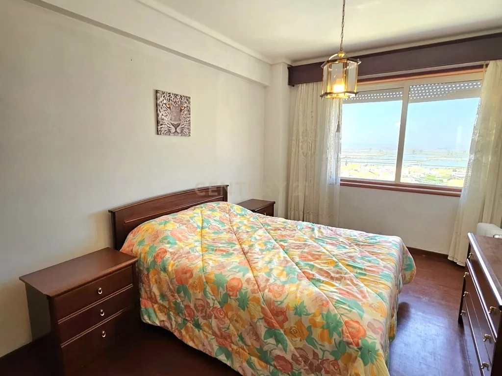 🏡 APARTAMENTO T4 NO CENTRO DE AVEIRO | GARAGEM FECHADA PARA 2 CARROS - Image 16
