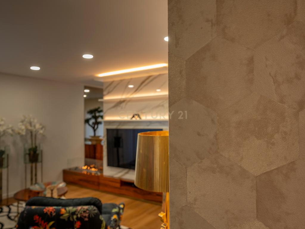 Luxuosa Moradia T5 com Vista Panorâmica em Odivelas - Image 38