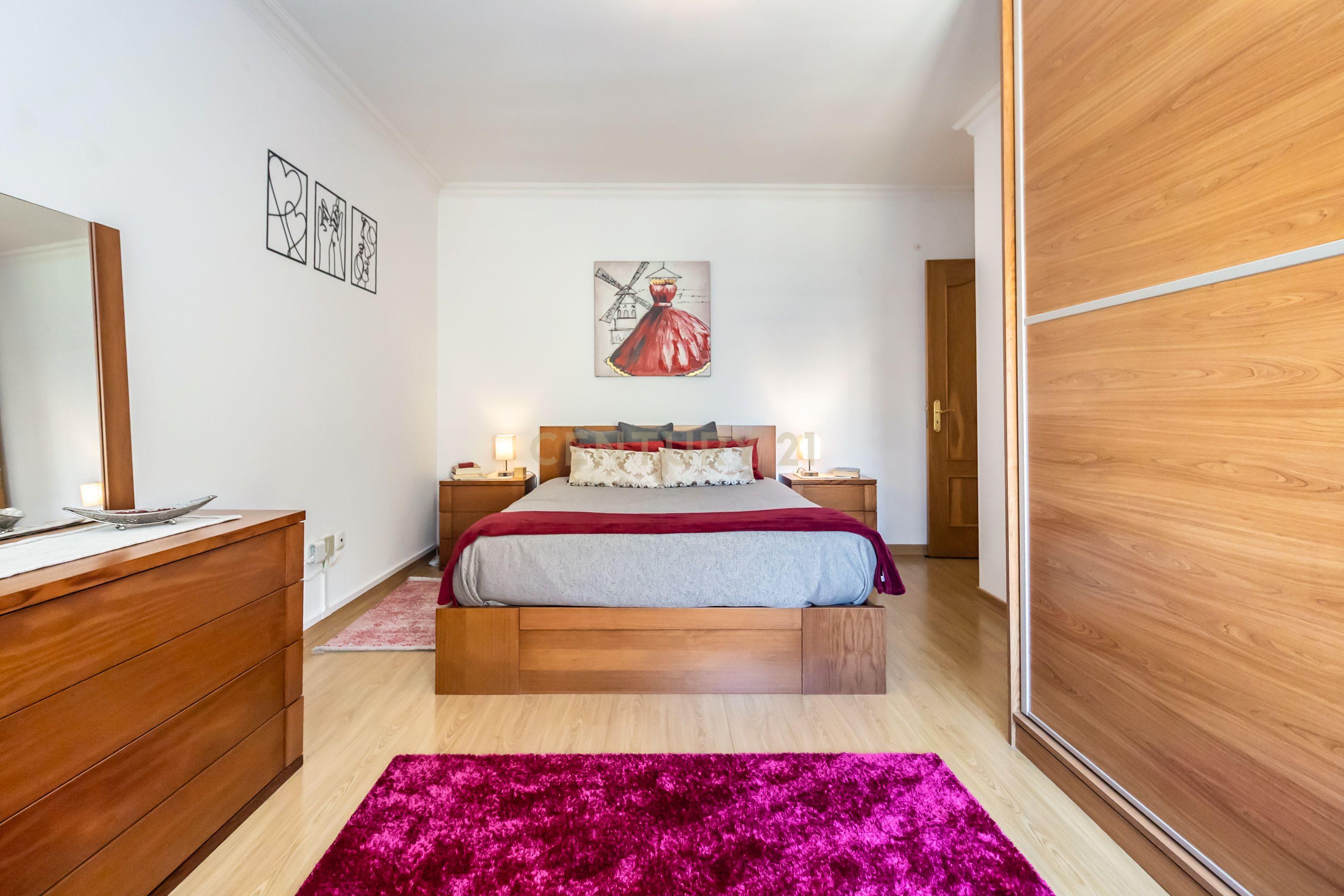Fotografia 3 de Espaçoso apartamento T3 com parqueamento em S.Gabriel- Setúbal