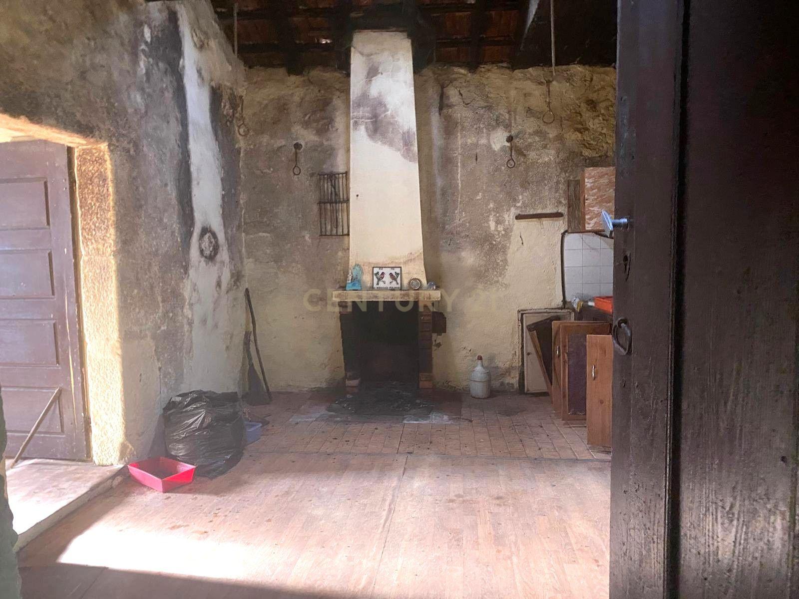 Fotografia 7 de Casa para reconstruir em Aldeia típica do Concelho
