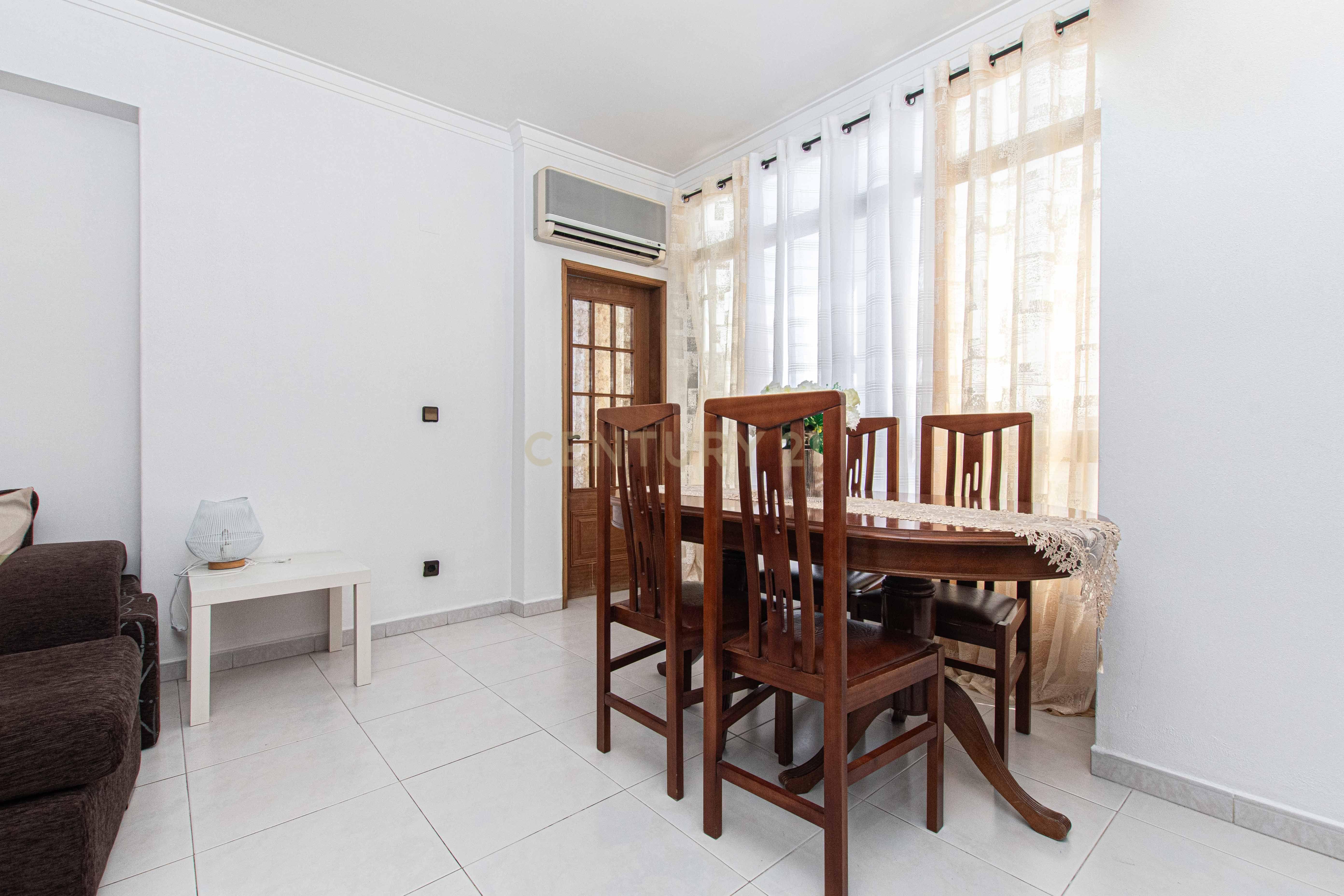 Fotografia 9 de Apartamento T3 com Excelente Luminosidade | 110 m² | 2 WC | Elevador | Agualva-Cacém