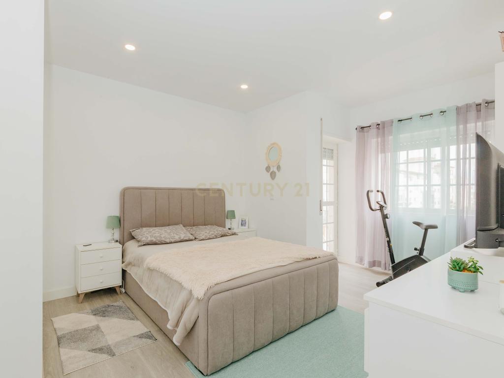 Apartamento T3 totalmente remodelado  - Image 13