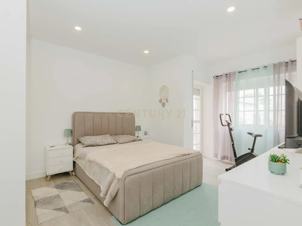 Apartamento T3 totalmente remodelado - Image 13