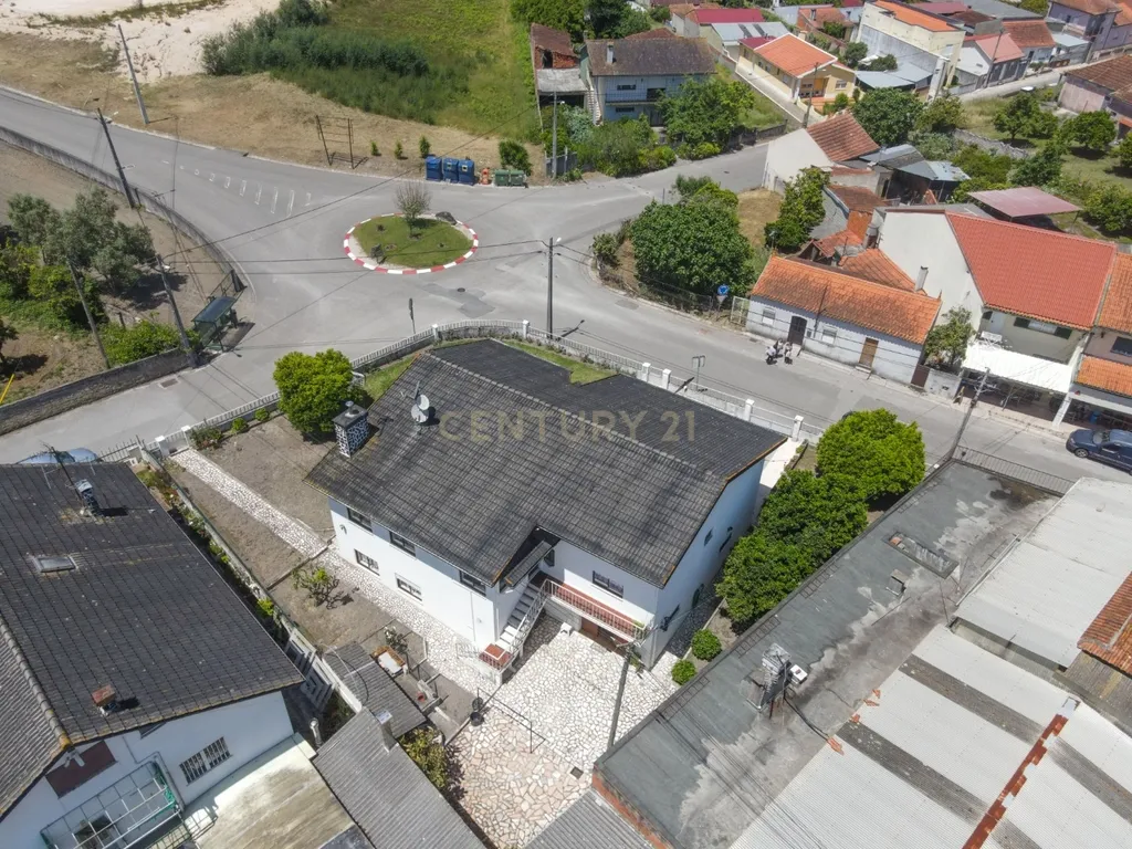 Moradia T3 com anexos e garagem para 3 carros – Canedo, Pampilhosa - Image 47