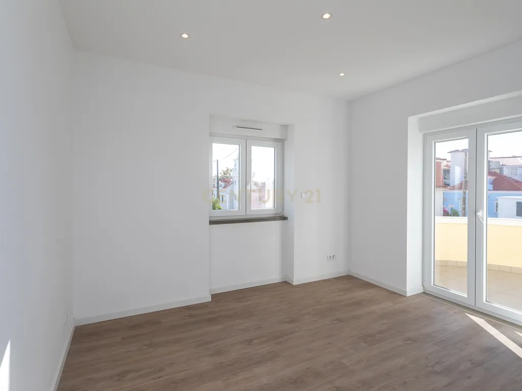 Apartamento no centro do Estoril - Image 11