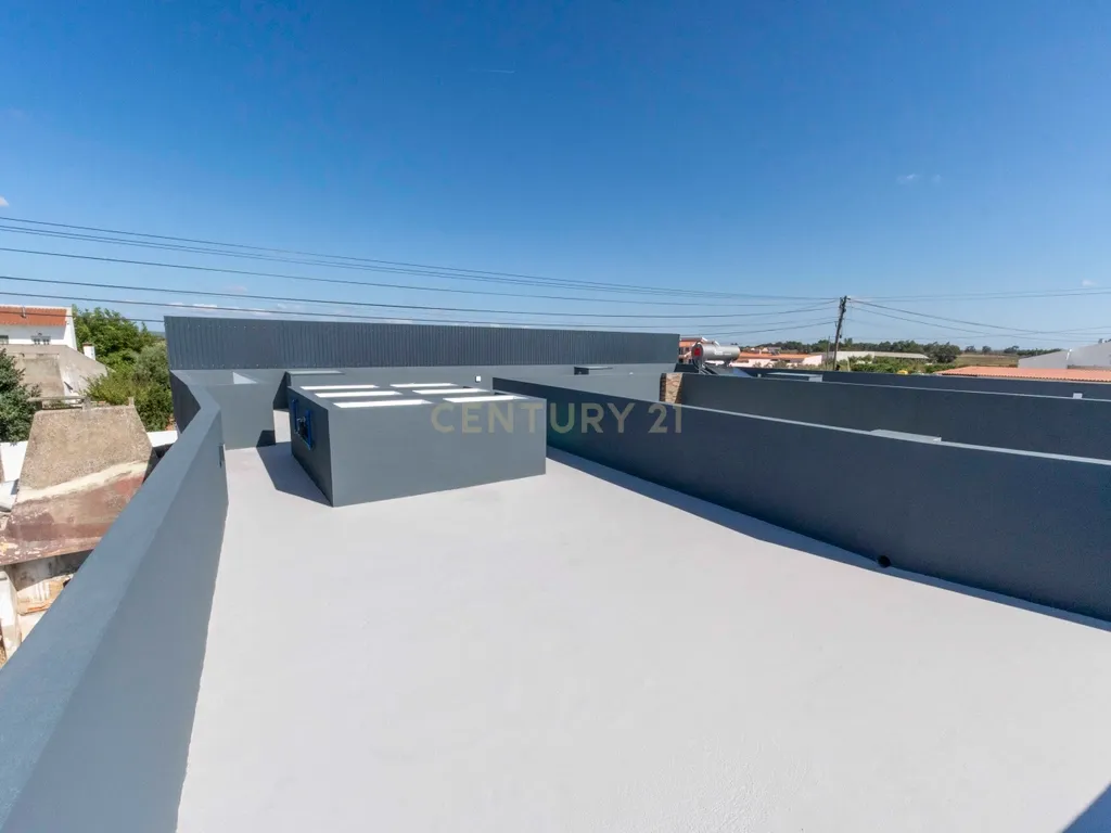Moradia T3 totalmente remodelada em Azeitada, Benfica do Ribatejo - Image 27